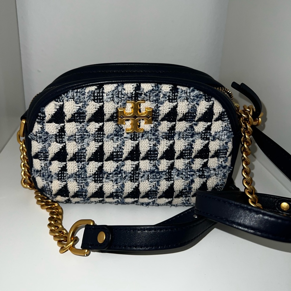 NEW Tory burch Small Kira Chevron Camera
Bag. Navy blue and cream color.